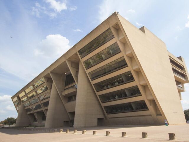 Urban Sketchers DFW – LETS SKETCH DALLAS CITY HALL!